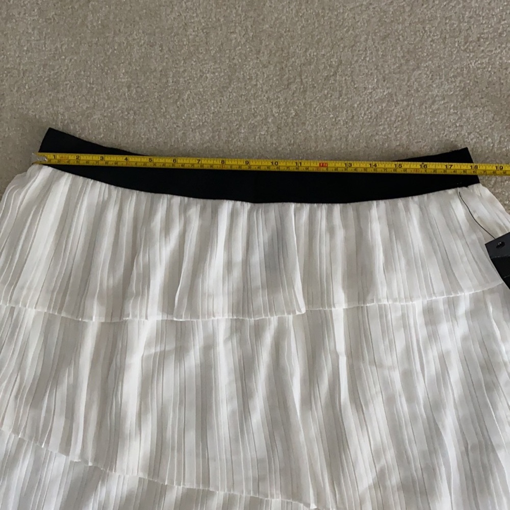 Woven Pleated Skirt - Picture 4 of 7